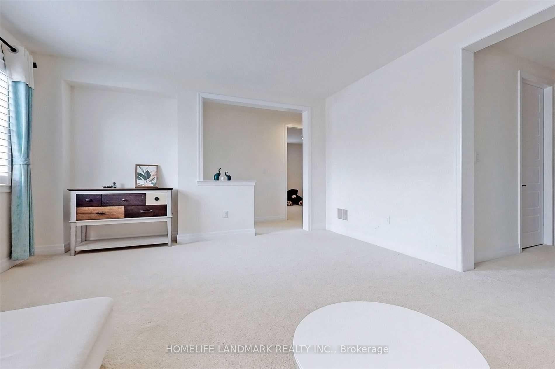 3268 Donald Mackay Street photo 27