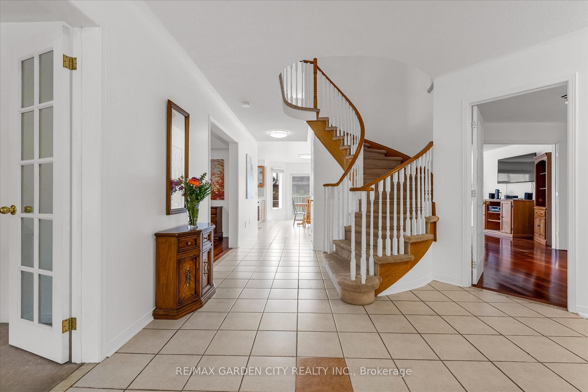 1364 Tinsmith Lane photo 4