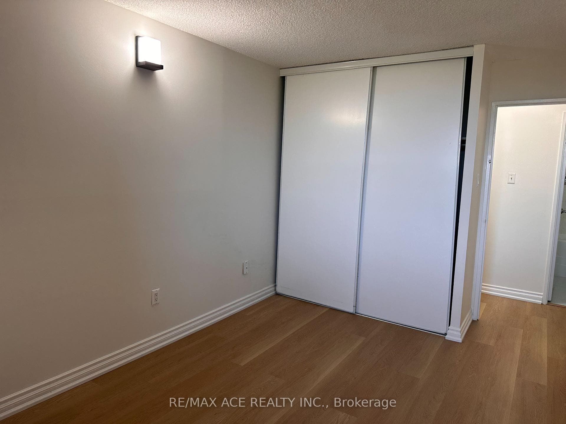 25 Sunrise Avenue Unit 506 photo 12
