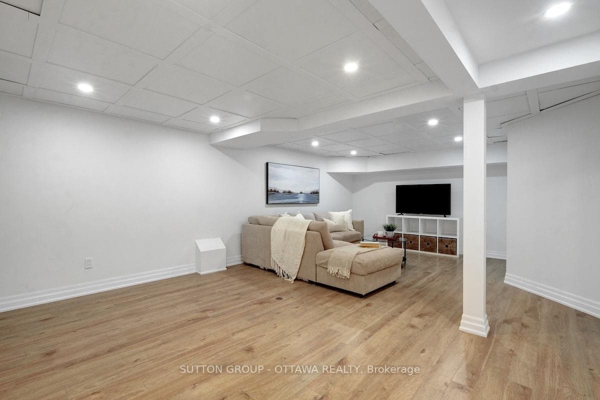 680 Weston Drive photo 38