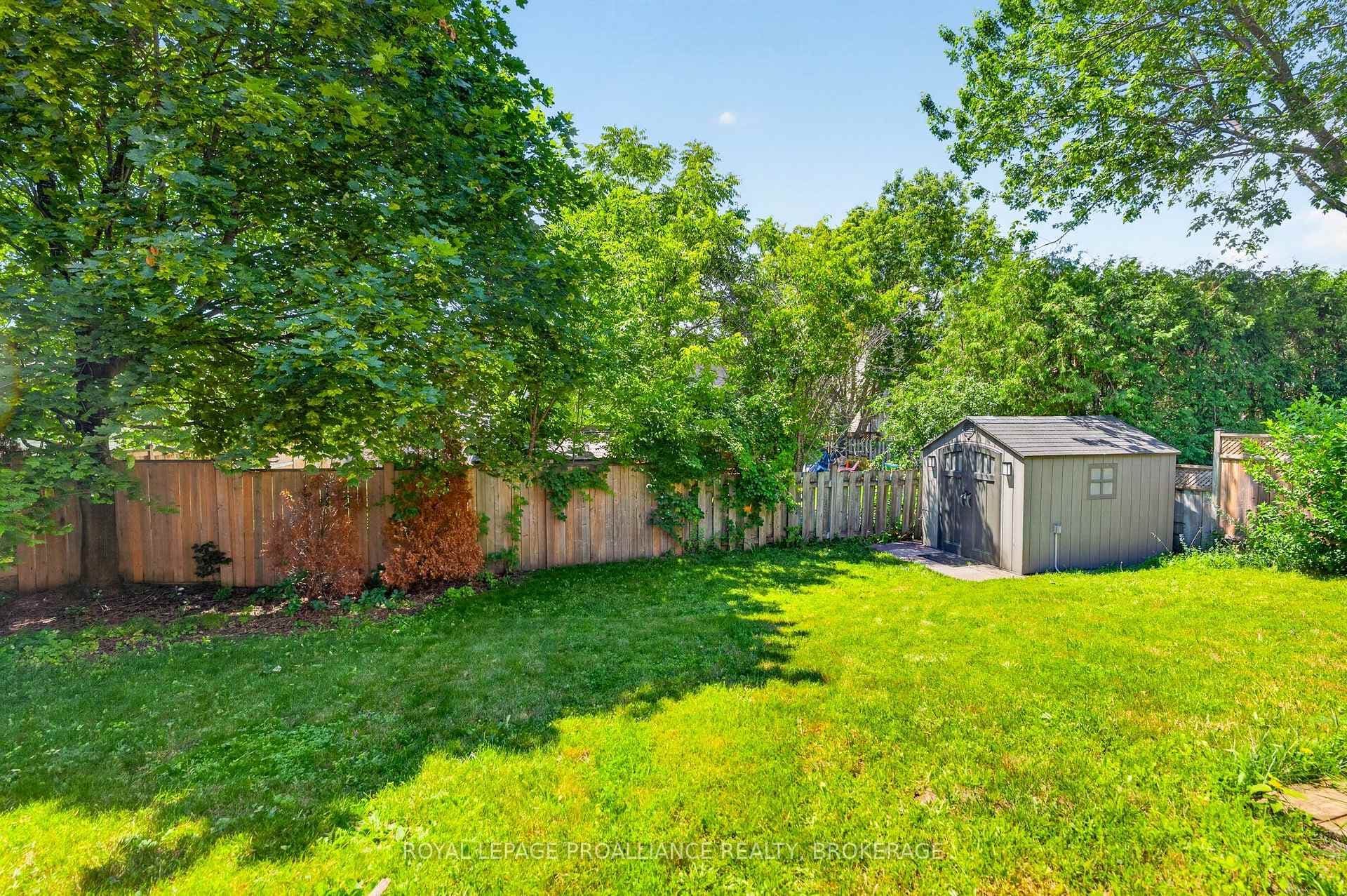 24 Balmoral Court photo 44