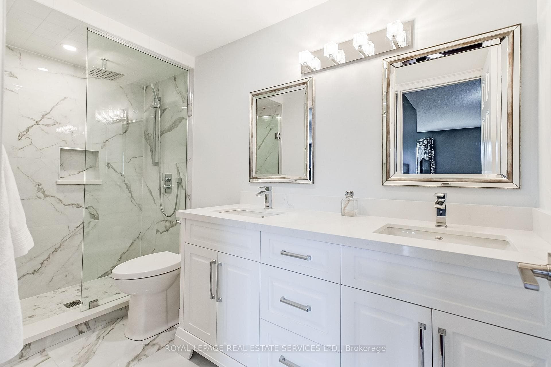 2785 Lindholm Crescent photo 22