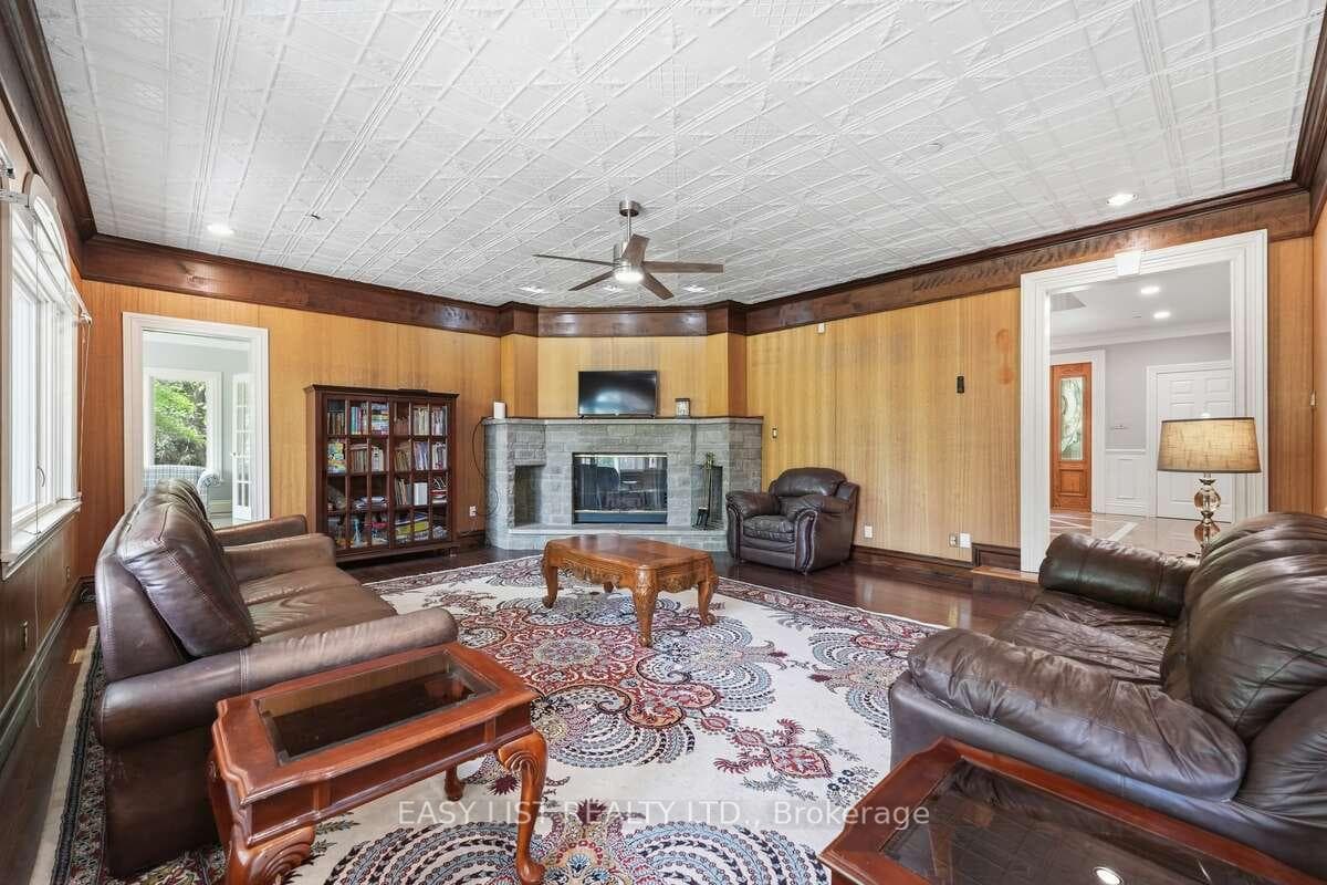 28 Marchbrook Circle photo 12