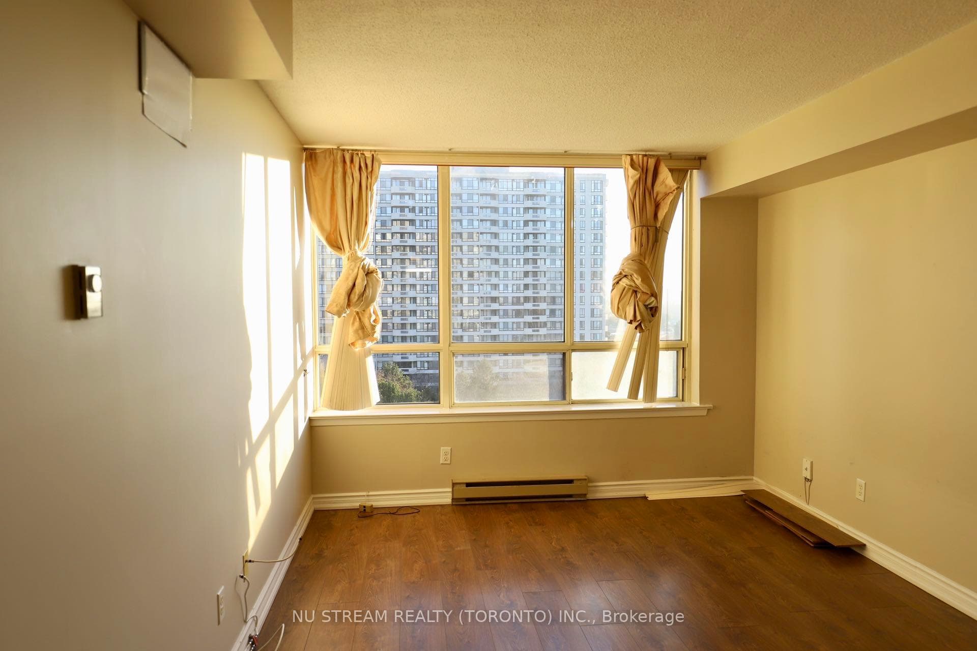 175 Bamburgh Circle Unit 1006 photo 10