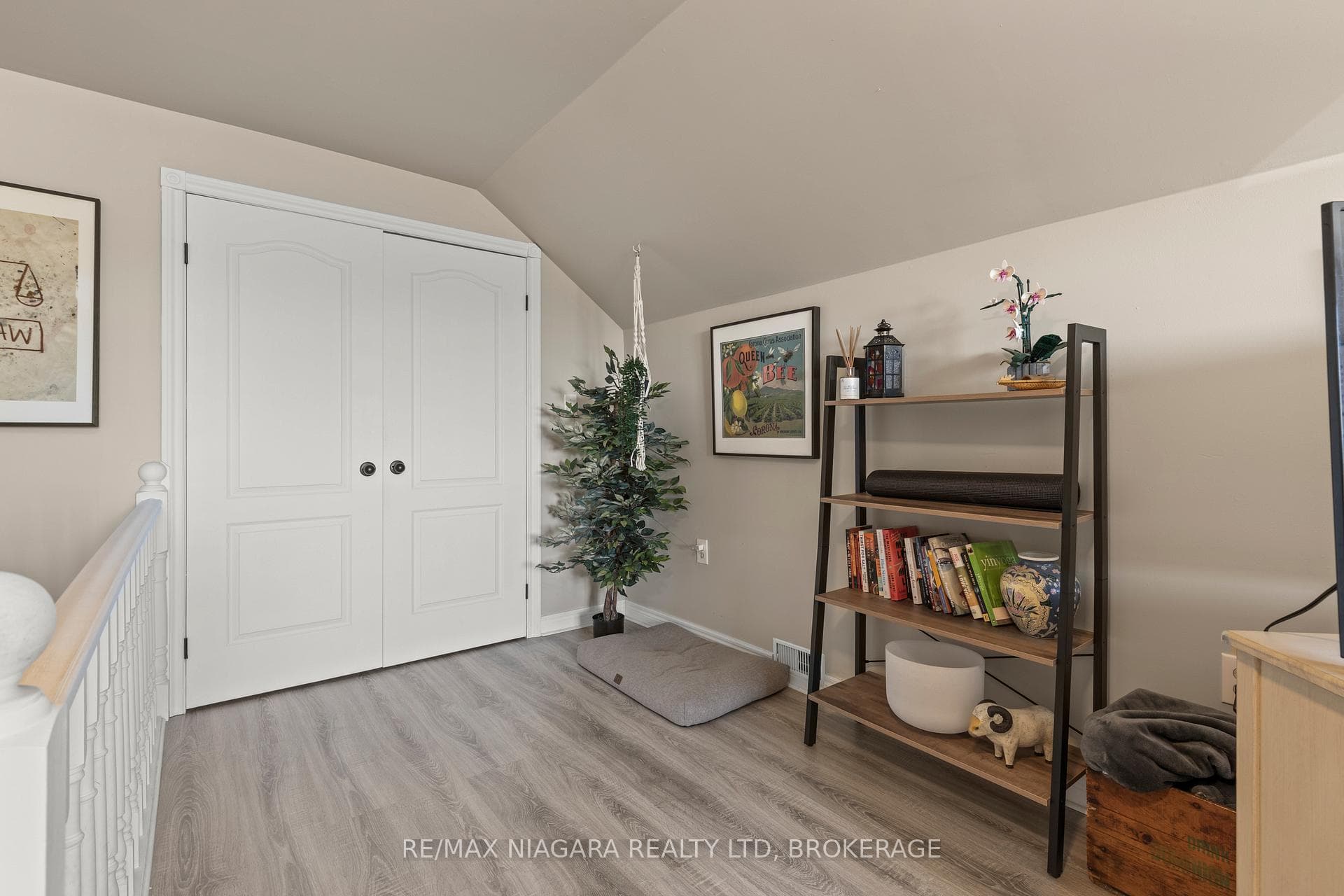 4 Cedarvale Crescent photo 23