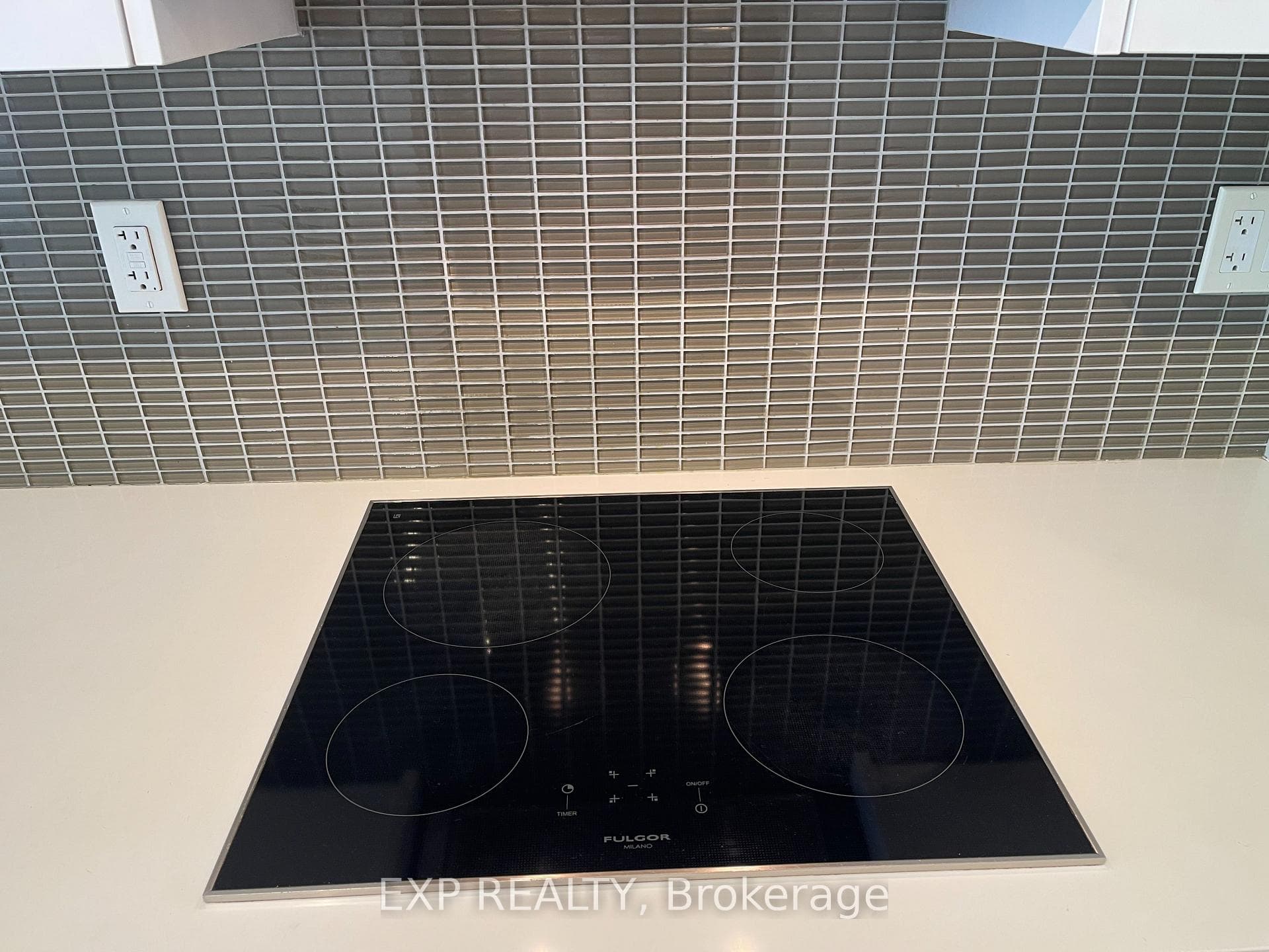 Kitchen cooktop
