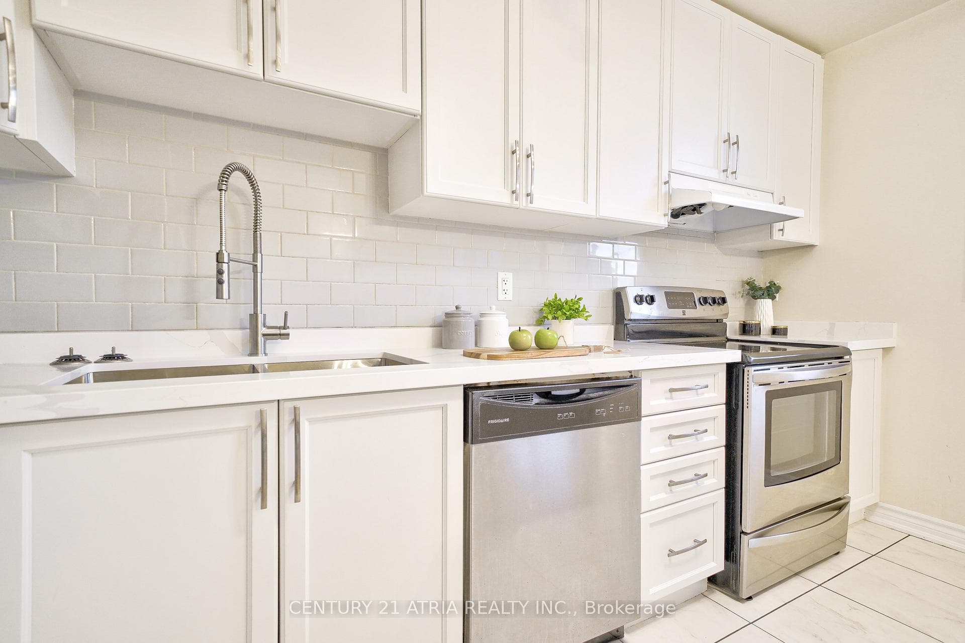 93 Anthony Roman Avenue photo 22