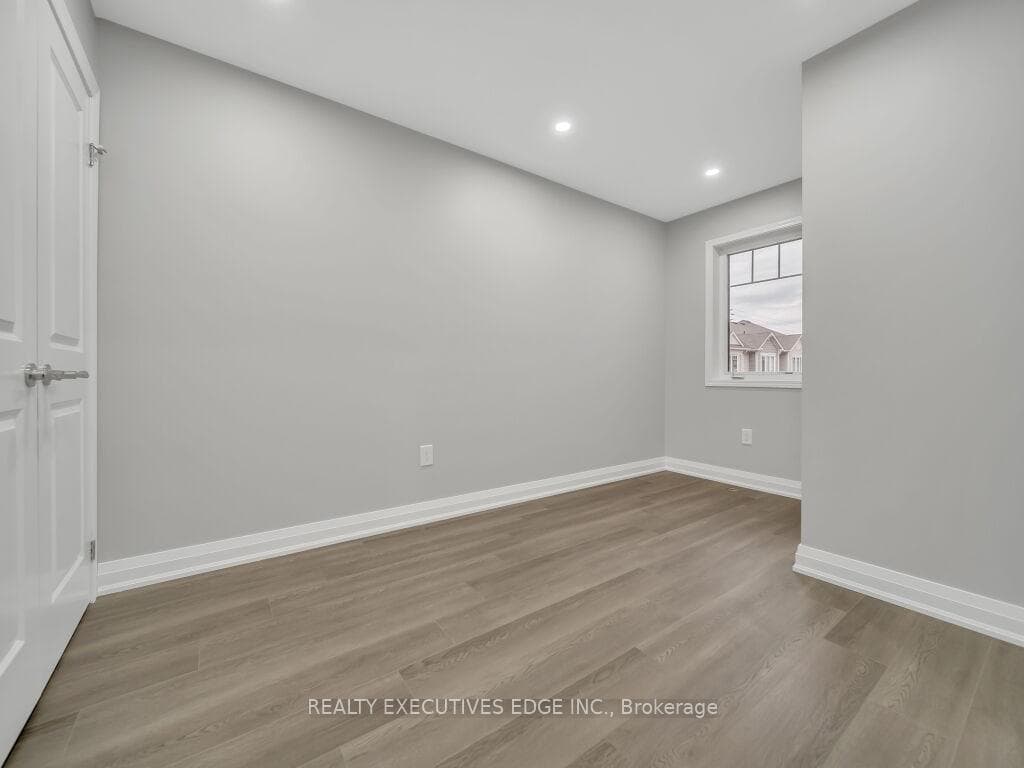 6020 Derry Road Unit 70 photo 24