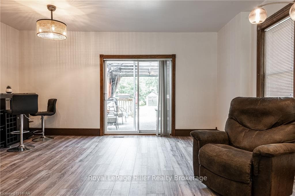 84 MCNAB Street photo 10