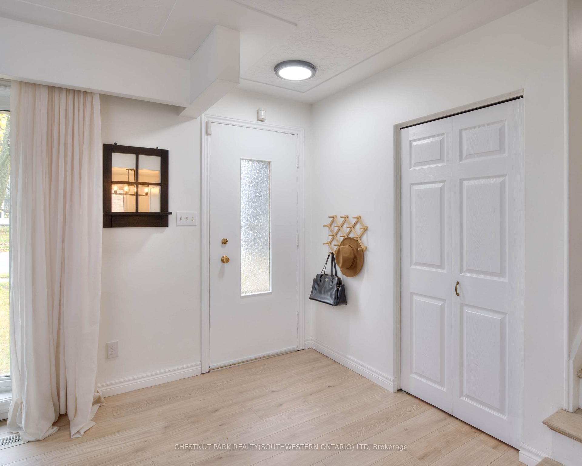 482 Franklin Street photo 5