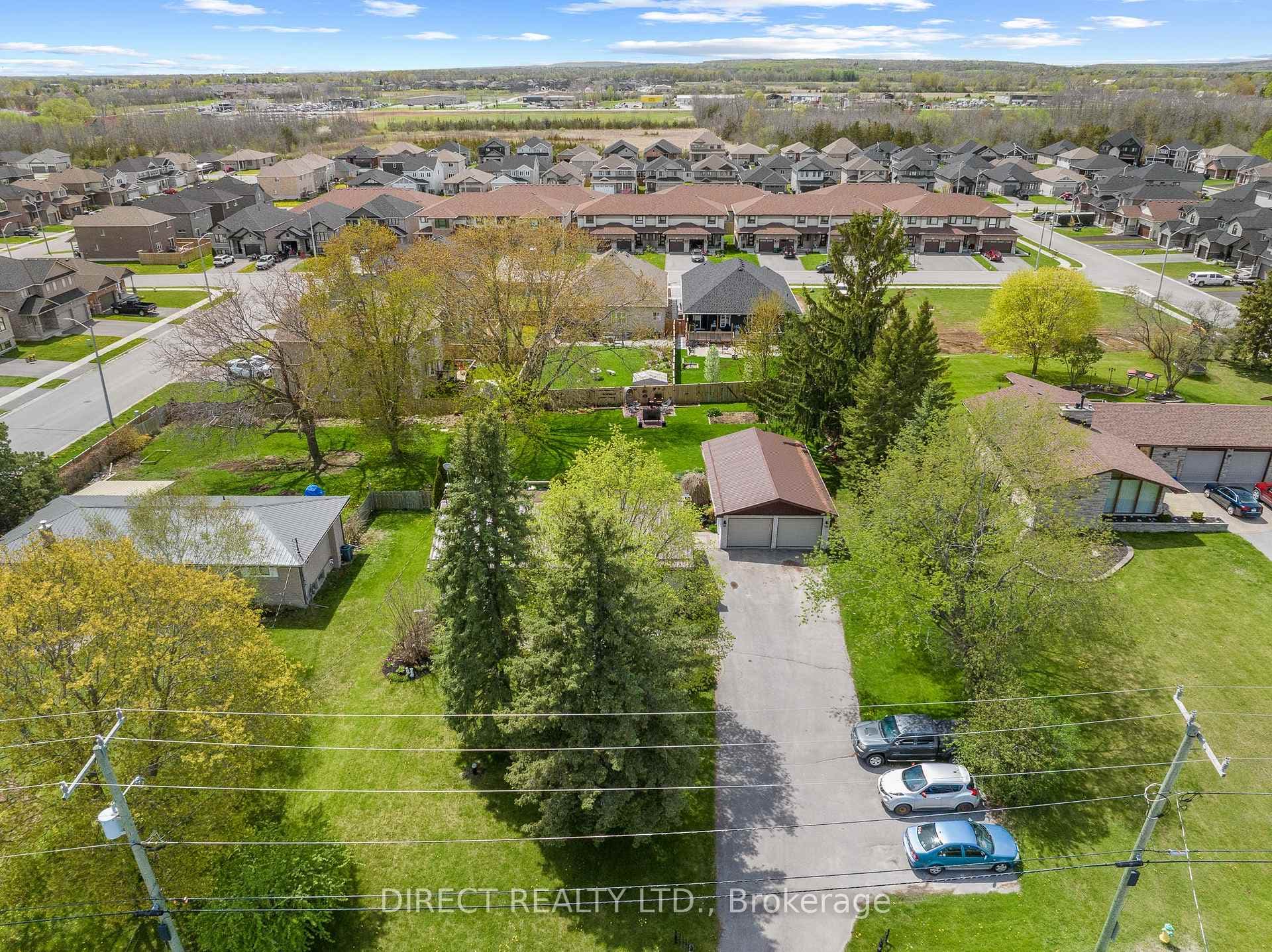 374 Farnham Road photo 32