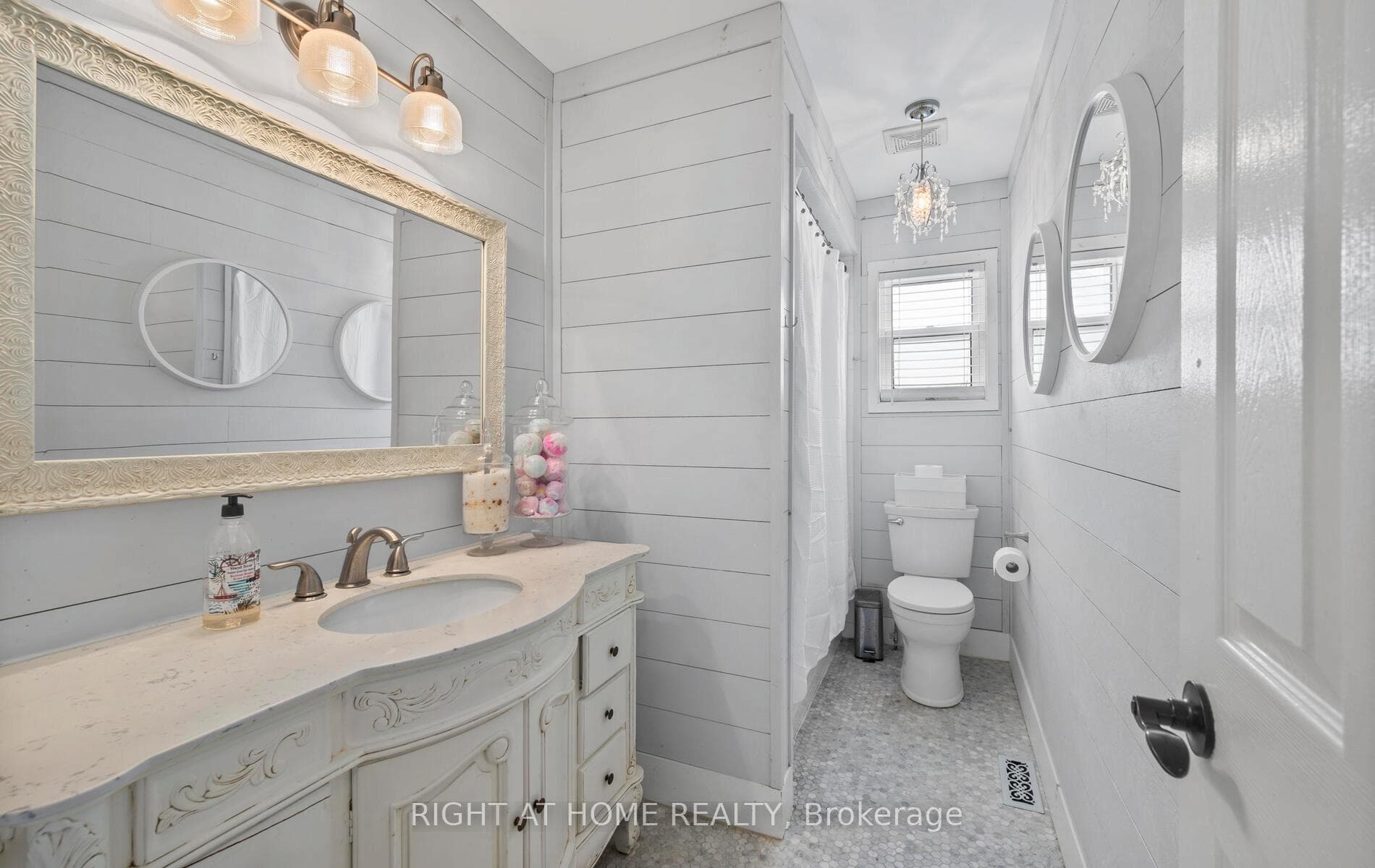 117 Watford Street photo 24
