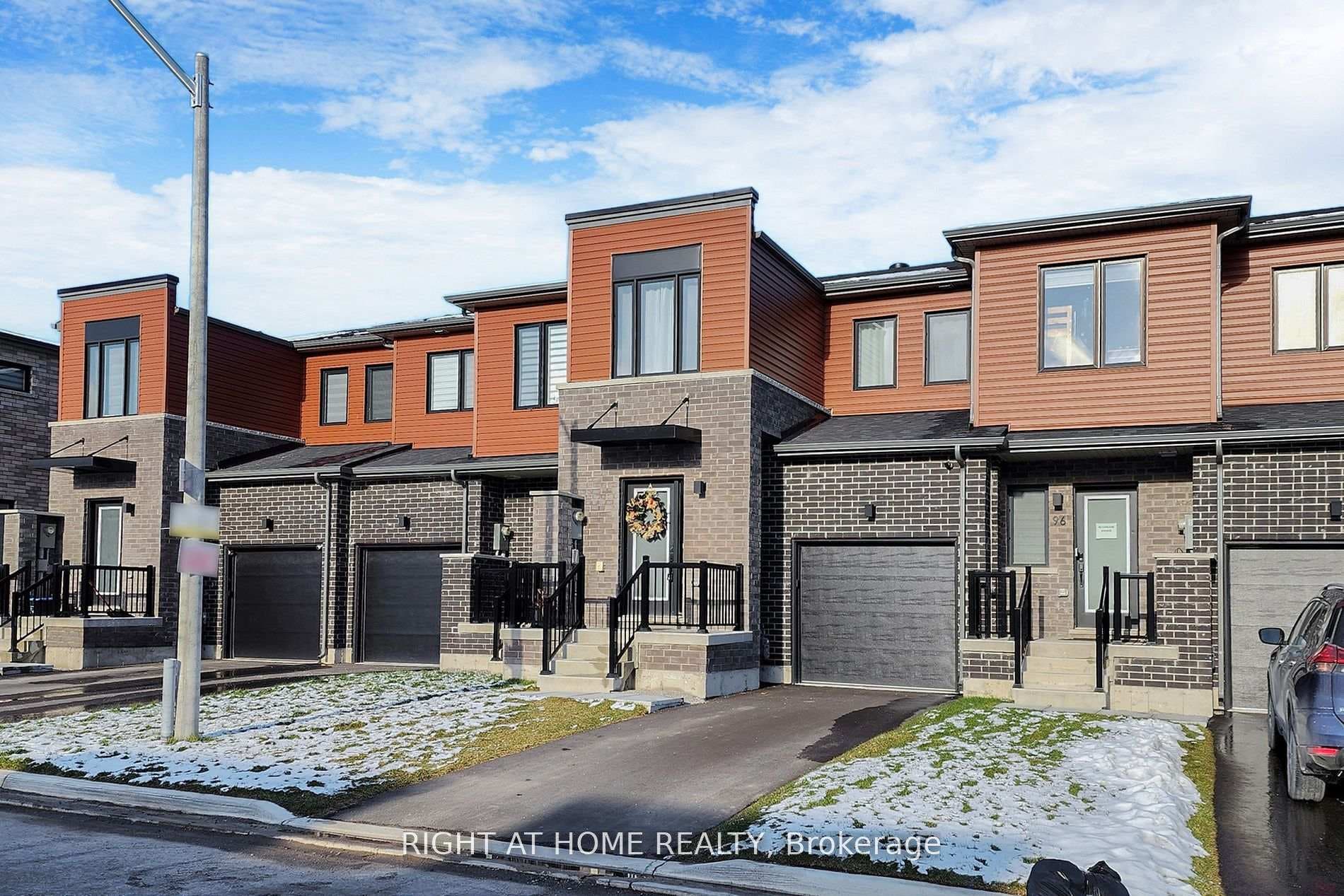 98 Fairlane Avenue photo 2