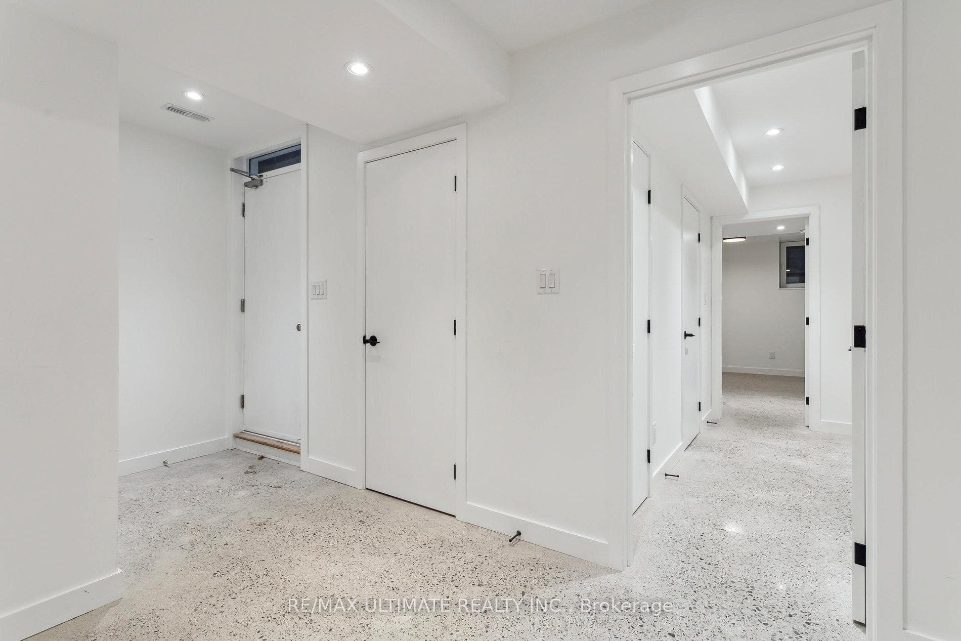 76 Sussex Avenue Unit BSMT photo 15
