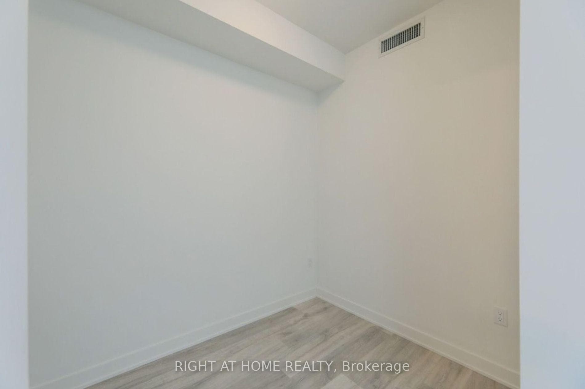 70 Princess Street Unit 2408 photo 18