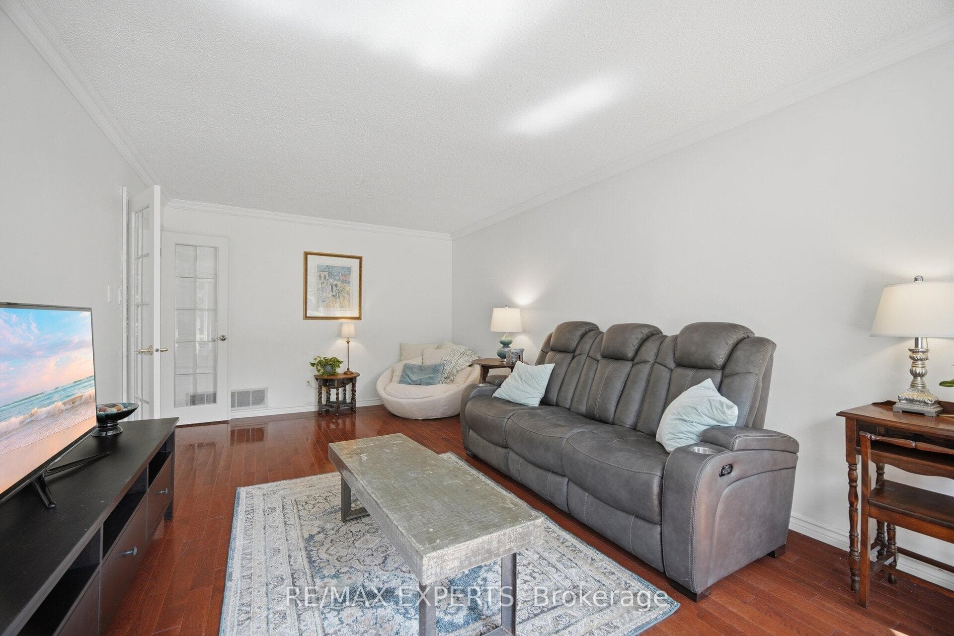 12 Kingfisher Court photo 36