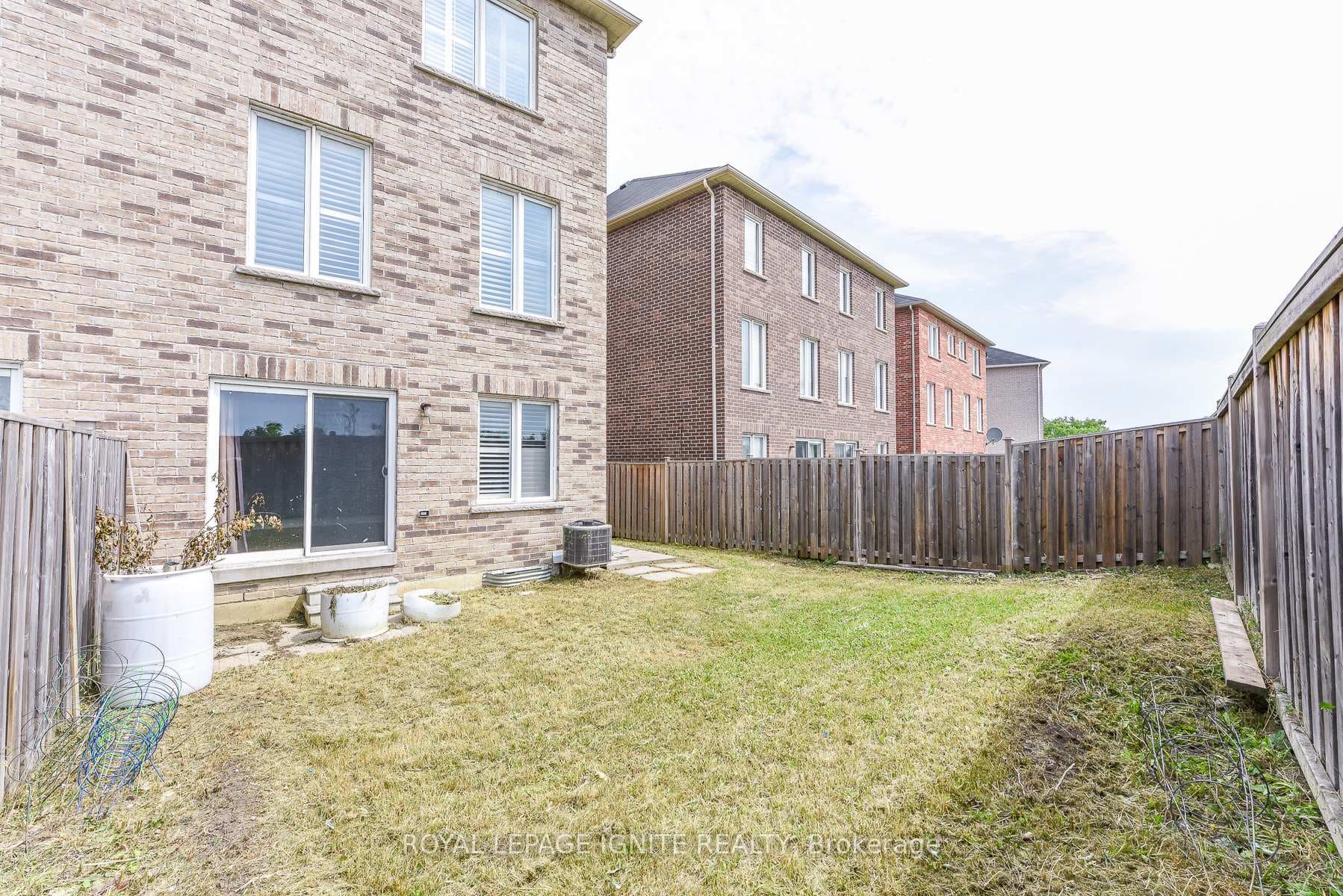 52 Harpreet Circle photo 7
