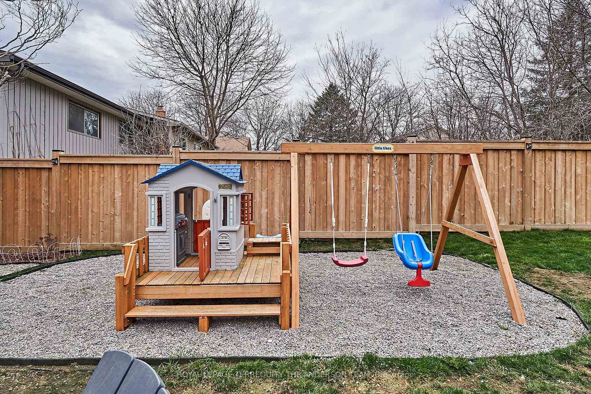 77 Renfield Crescent photo 33