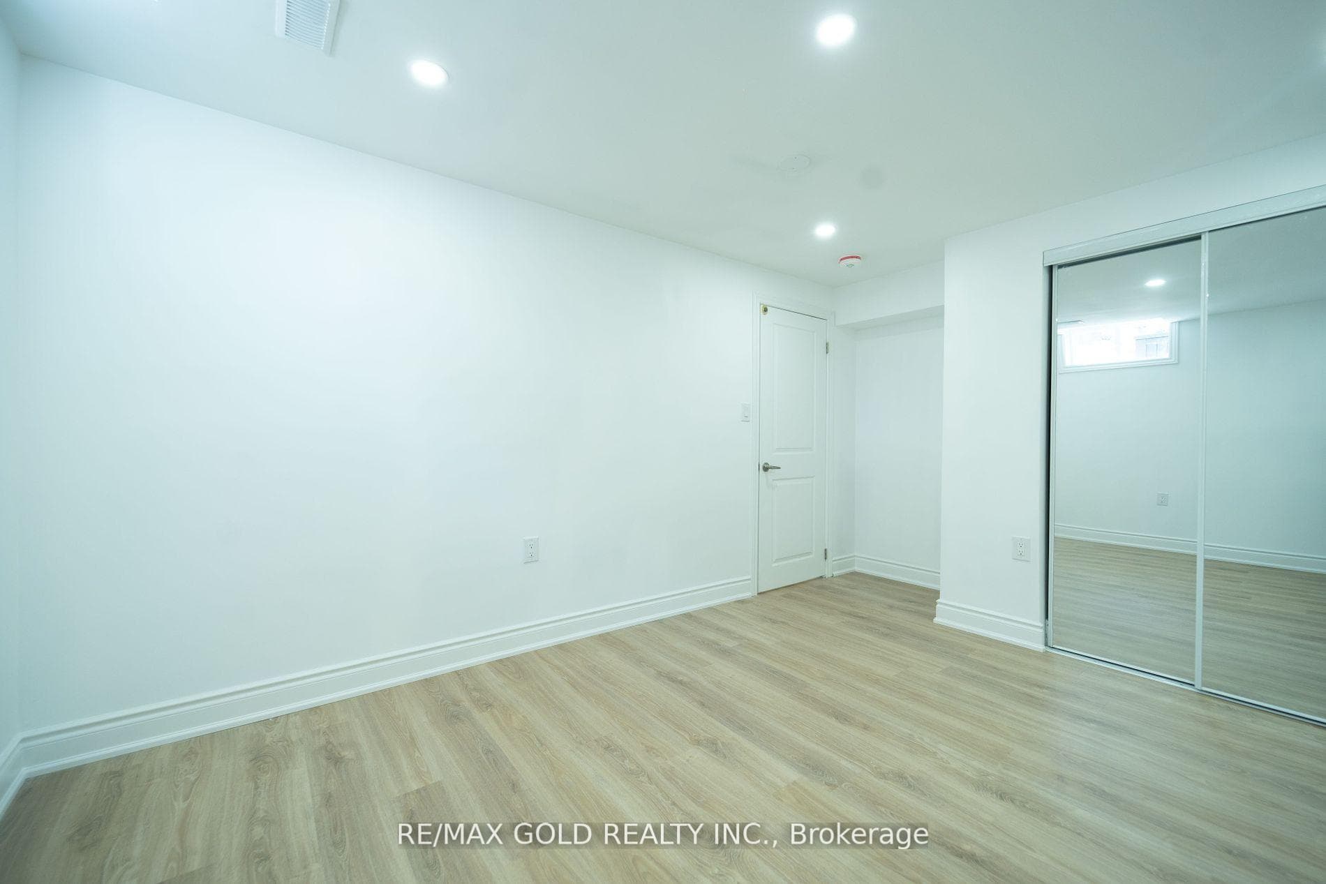 259 Penny Lane photo 16