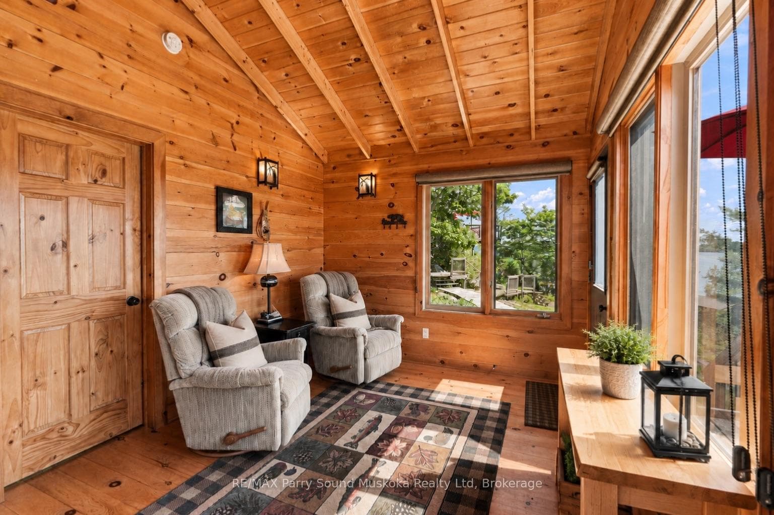 43 15C Island photo 19