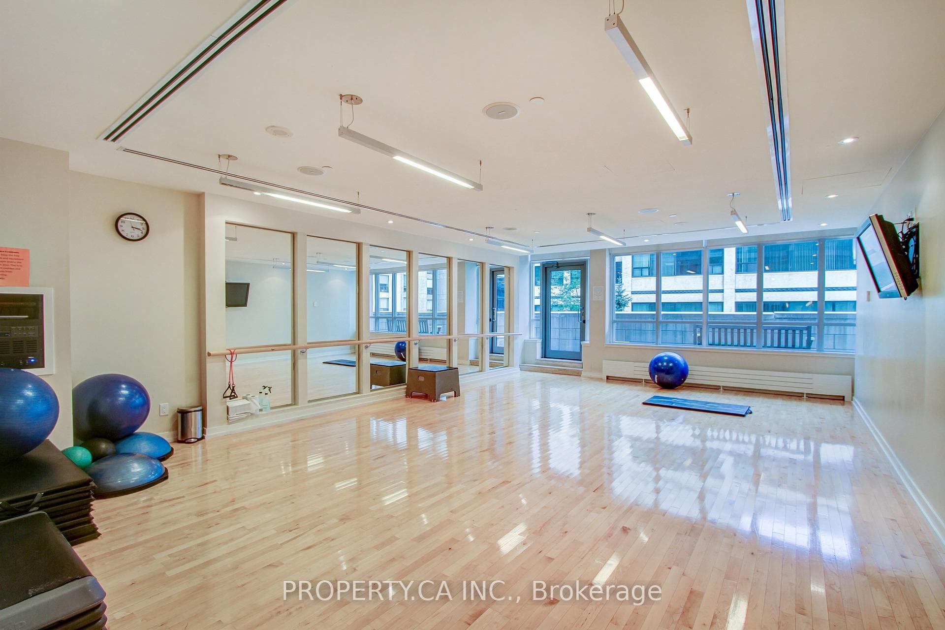 2191 Yonge Street Unit 3712 photo 17