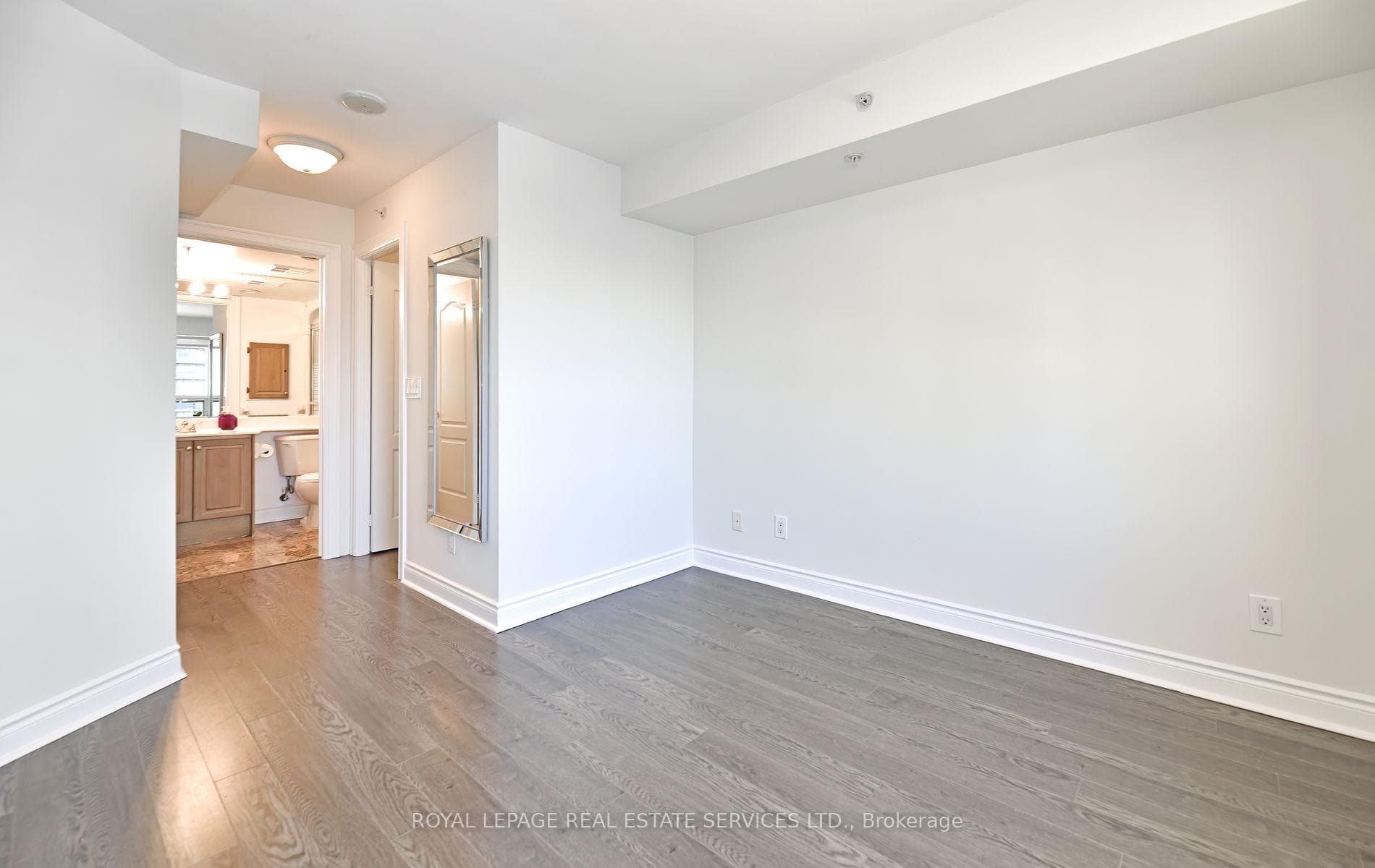 350 Princess Royal Drive Unit 1705 photo 13