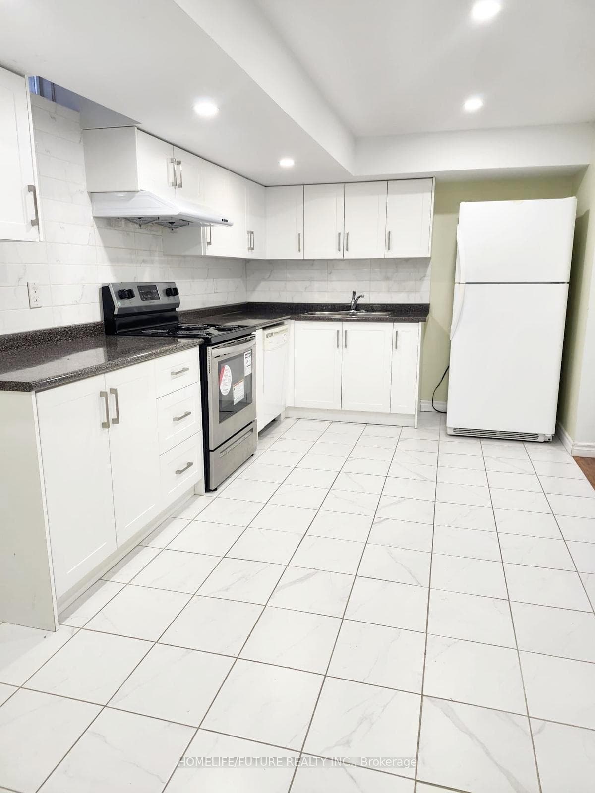 480 Rougewalk Drive Unit Bsmt photo 5