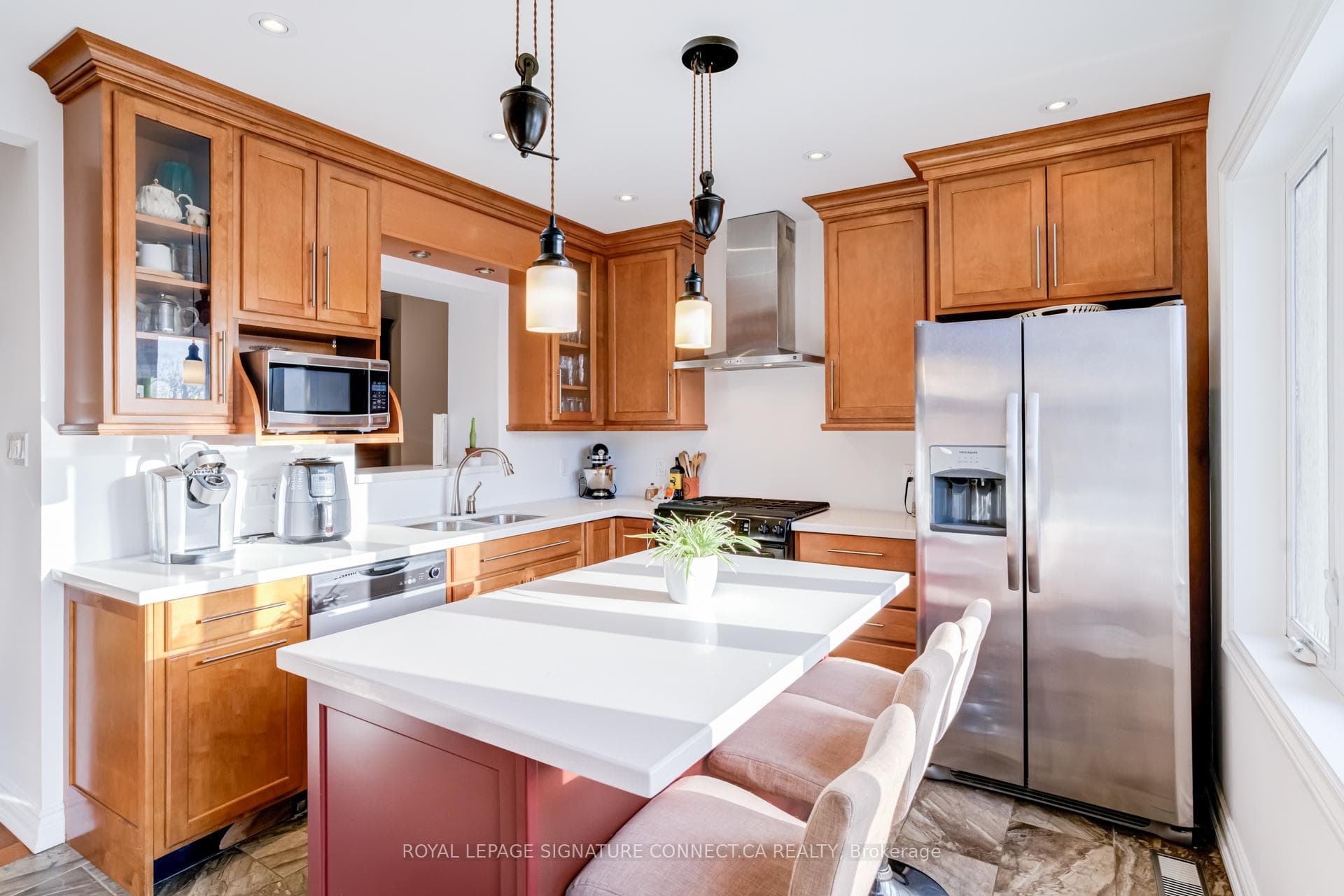 158 McRoberts Avenue photo 13
