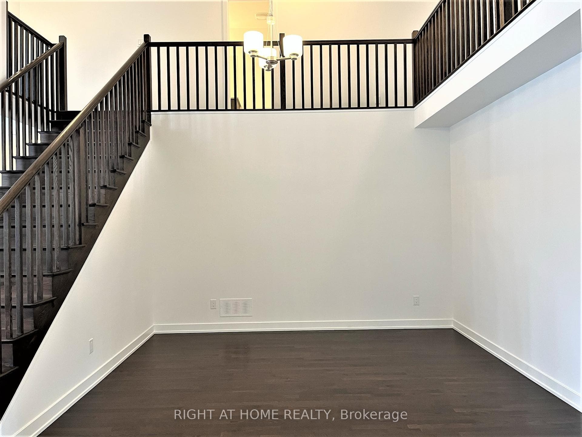 902 Duxbury Lane photo 8