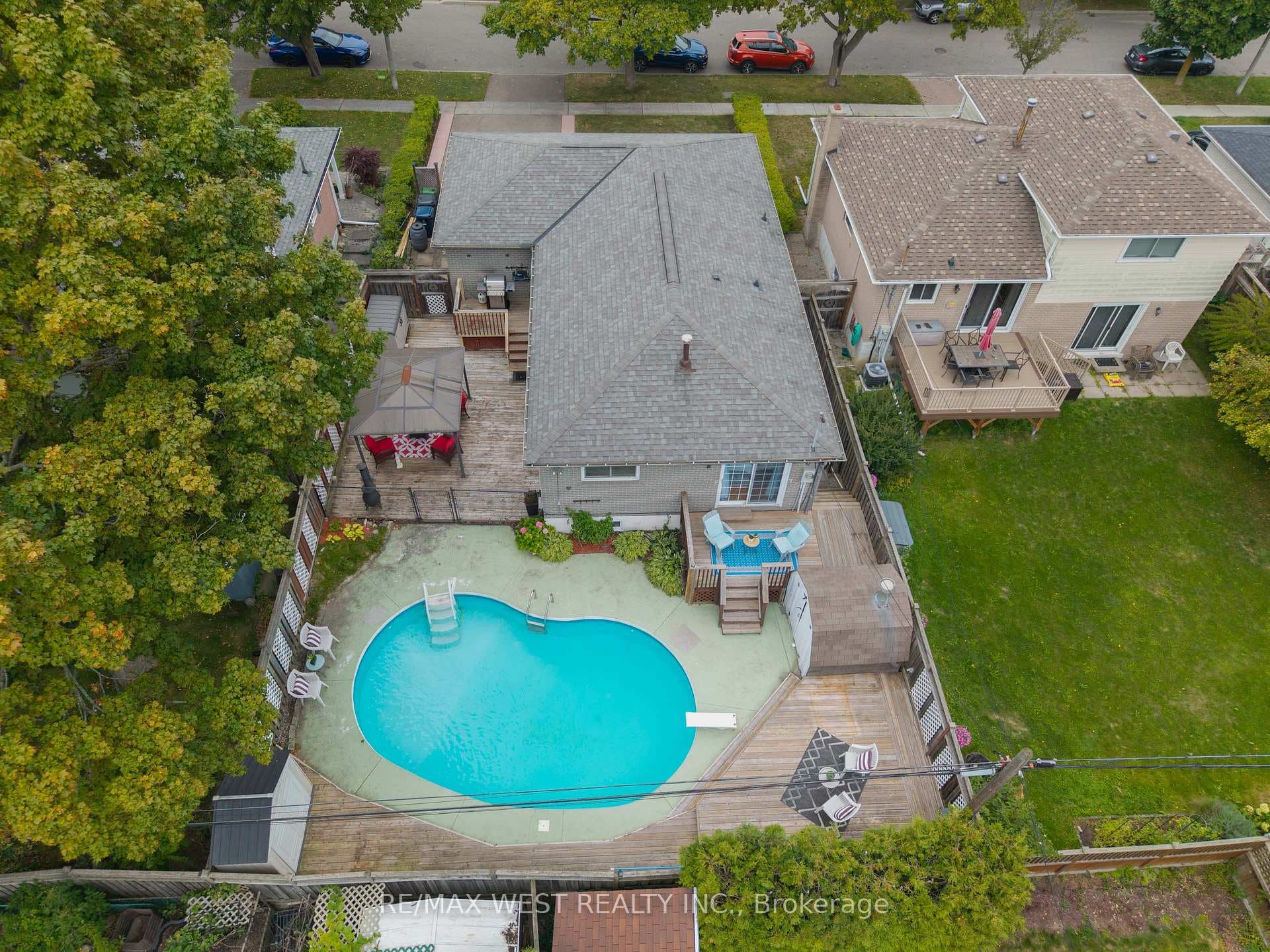 37 Bledlow Manor Drive photo 46