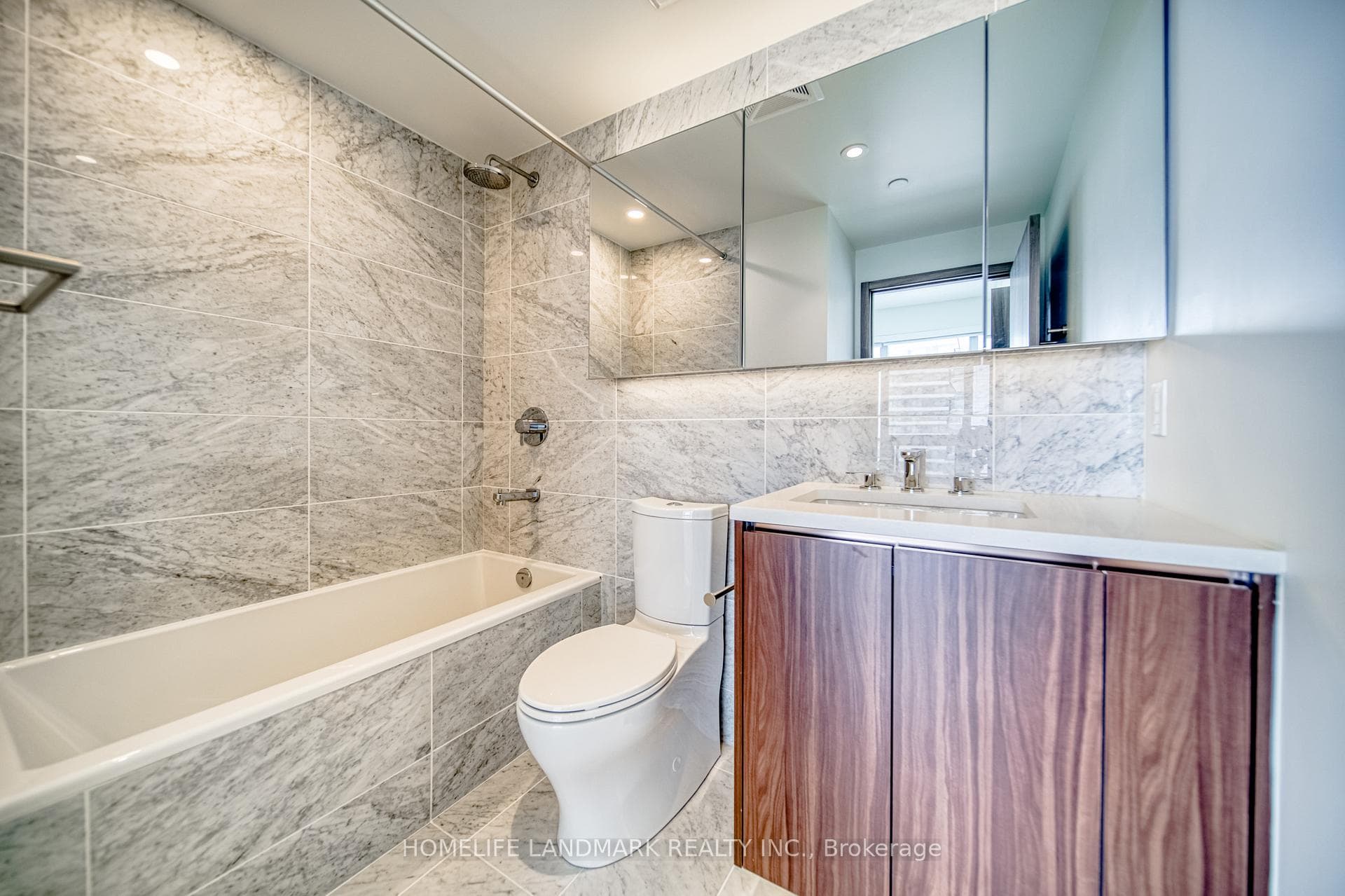 85 Mcmahon Drive Unit 2809 photo 22