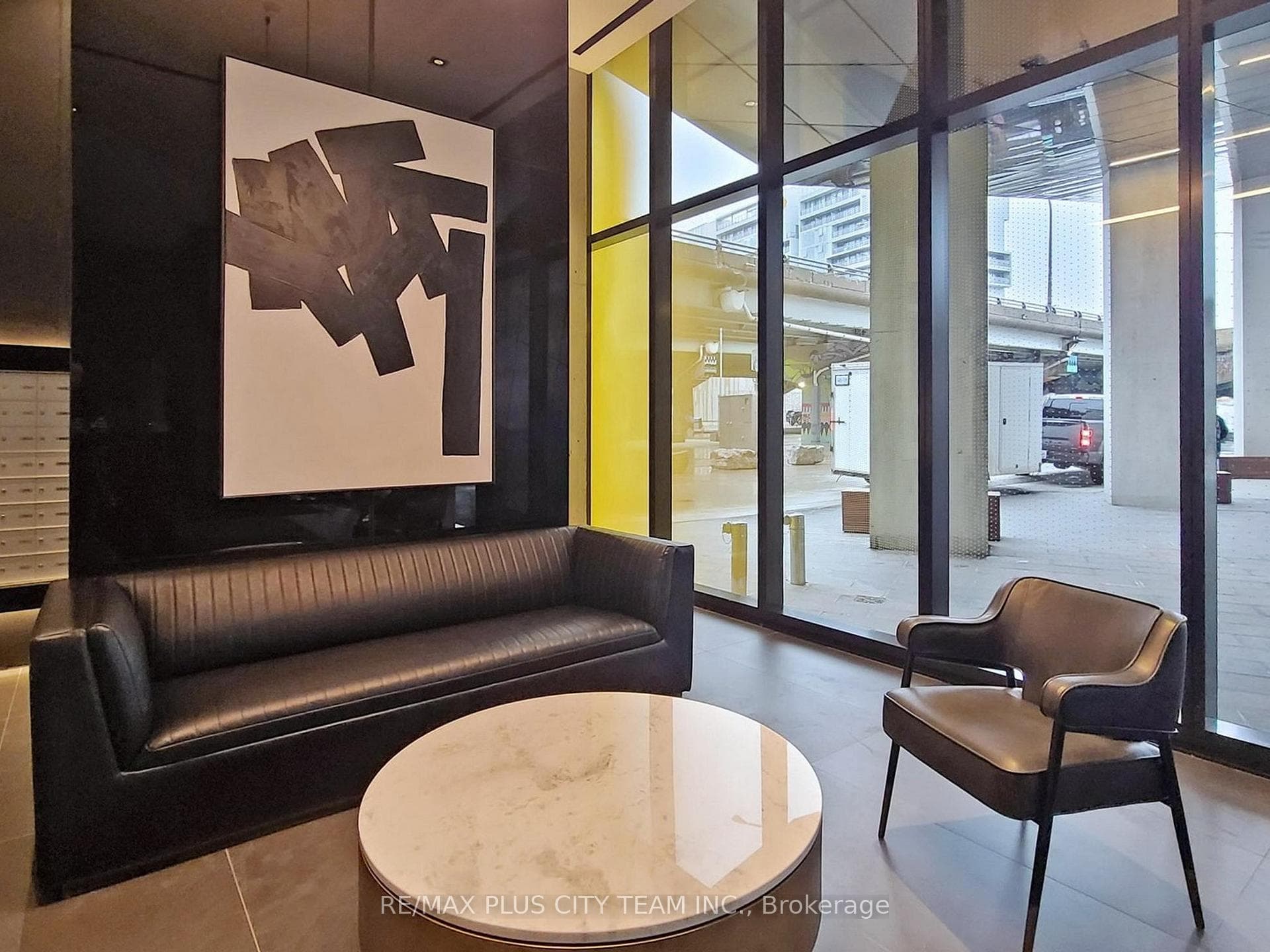 21 Lawren Harris Square Unit 403 photo 37