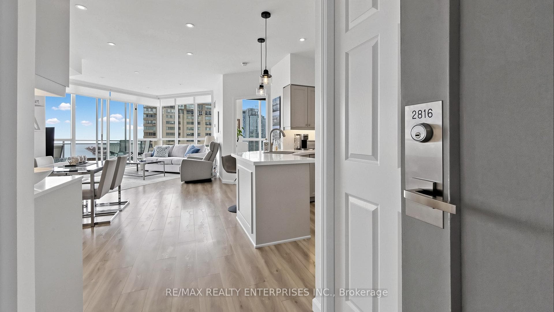 230 Queens Quay Unit 2816 photo 8
