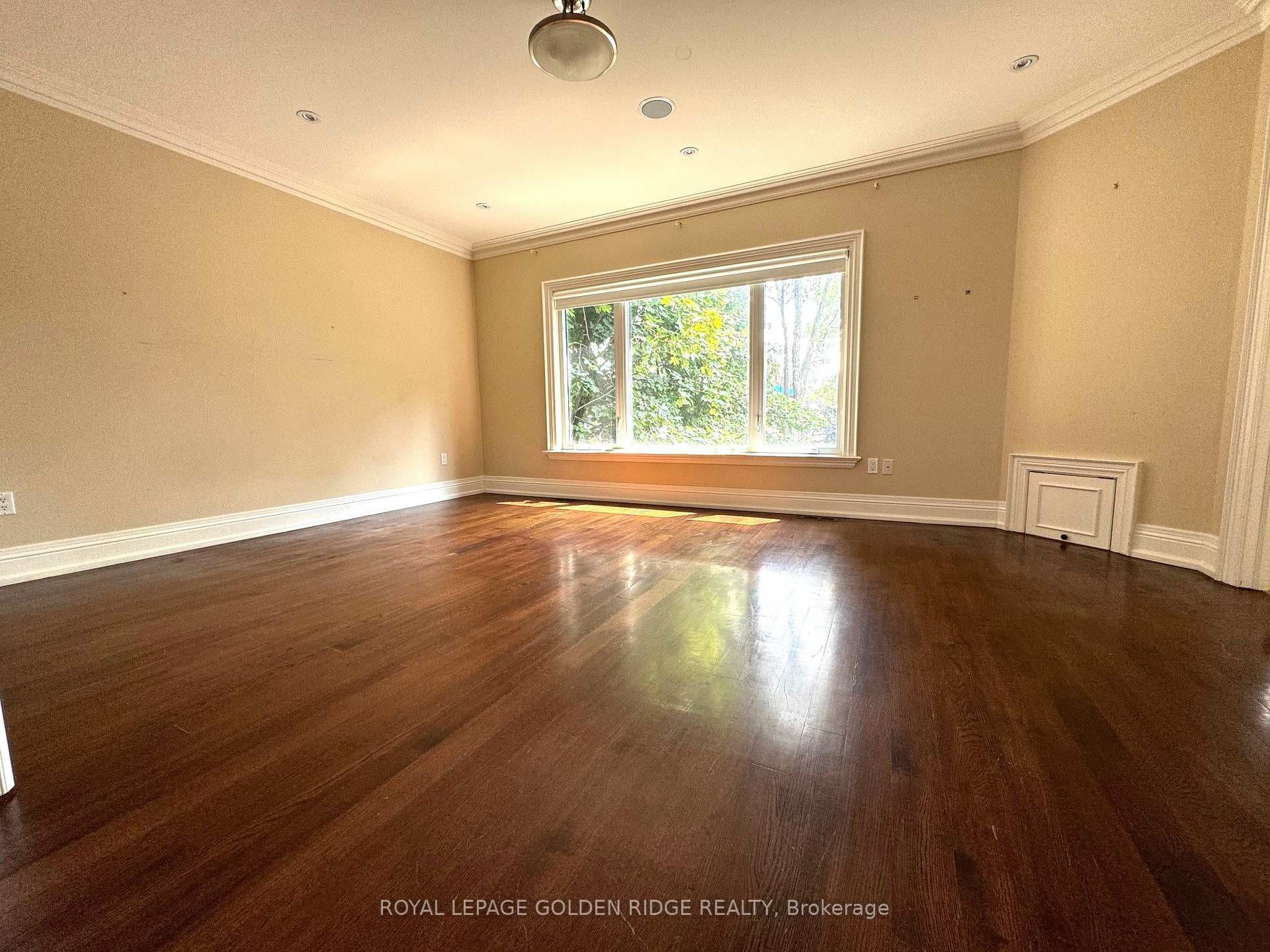 517 Glengarry Avenue photo 8