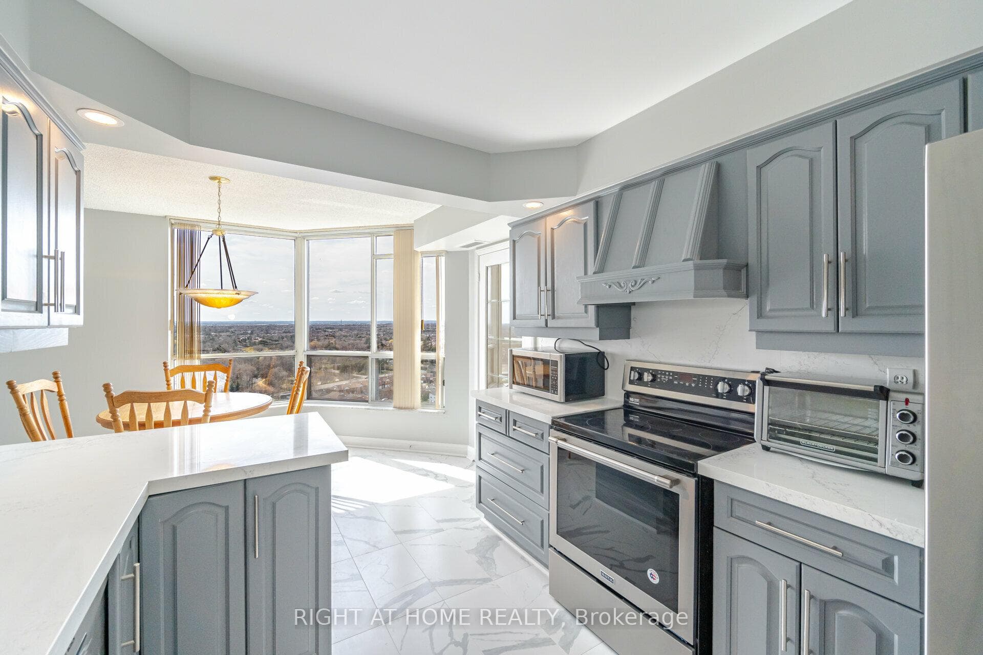 24 Hanover Road Unit 2101 photo 17
