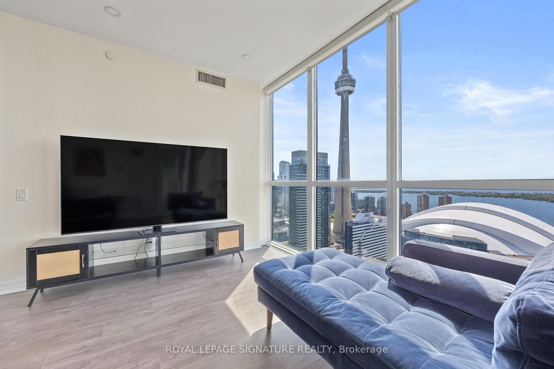 88 Blue Jays Way Unit 3904 photo 5