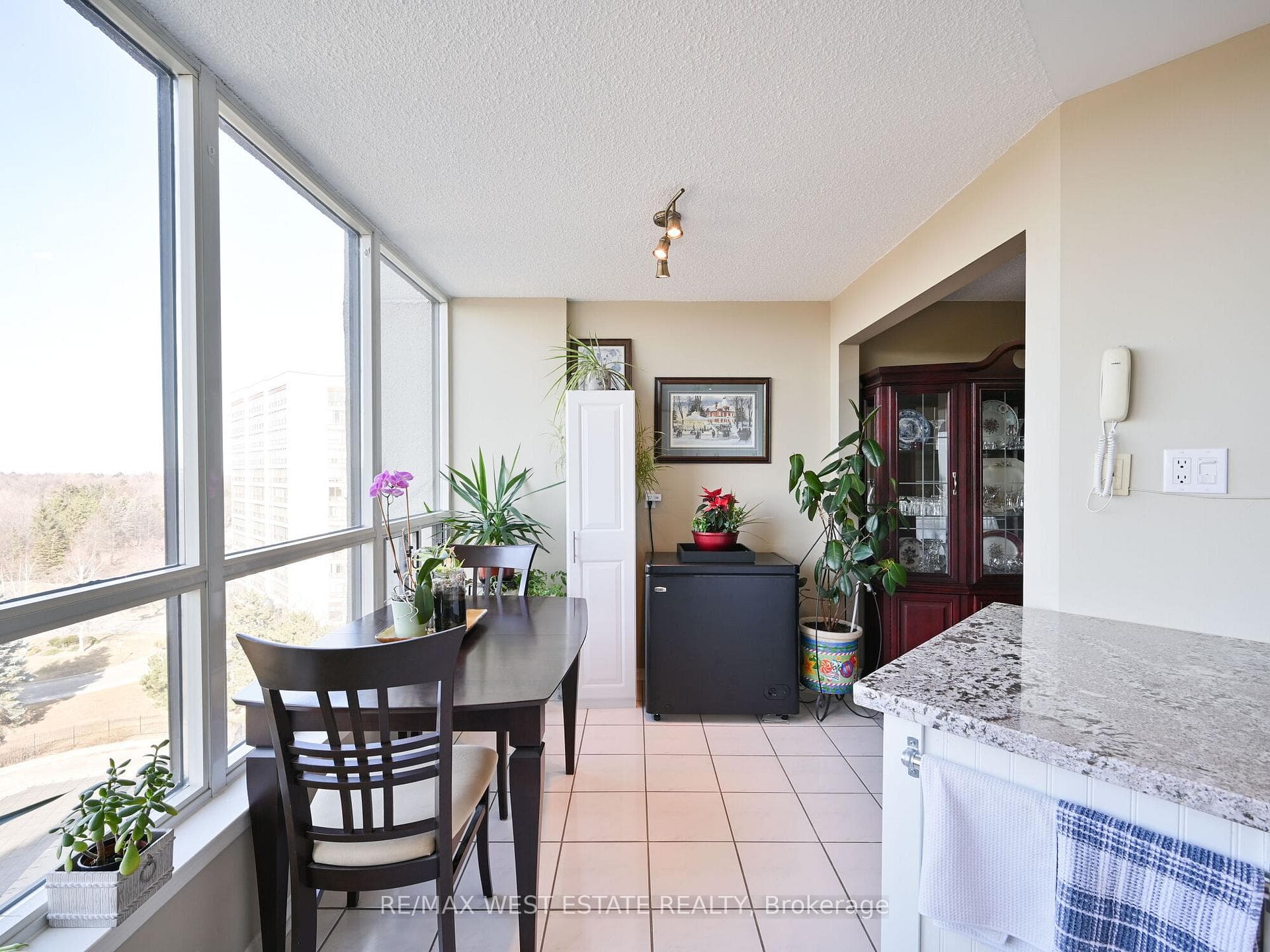 12 Laurelcrest Street Unit 810 photo 16