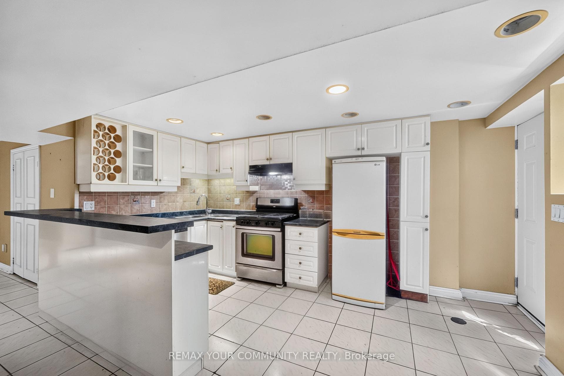 79 Westhampton Drive photo 21