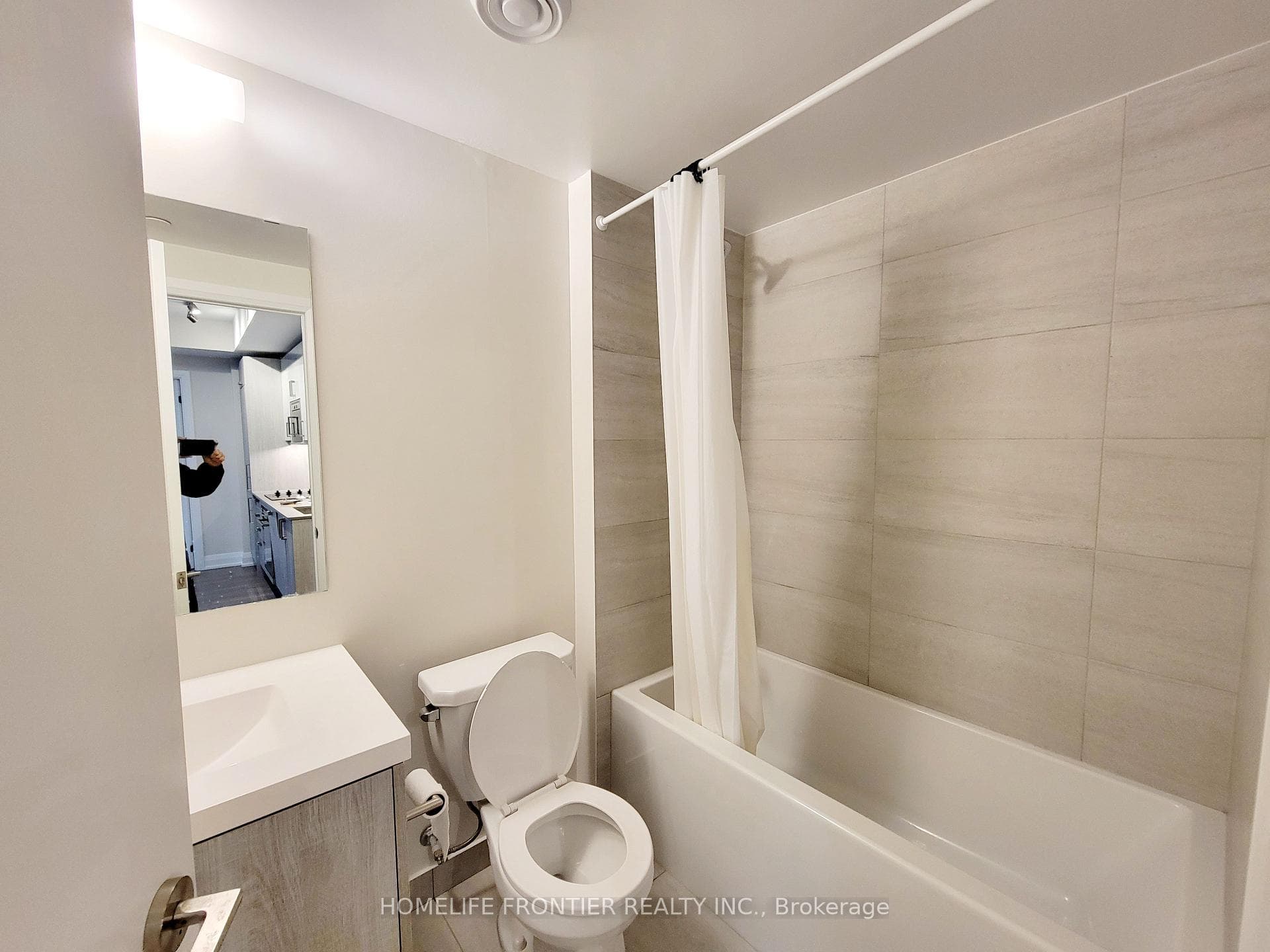 77 Mutual Street Unit 608 photo 7