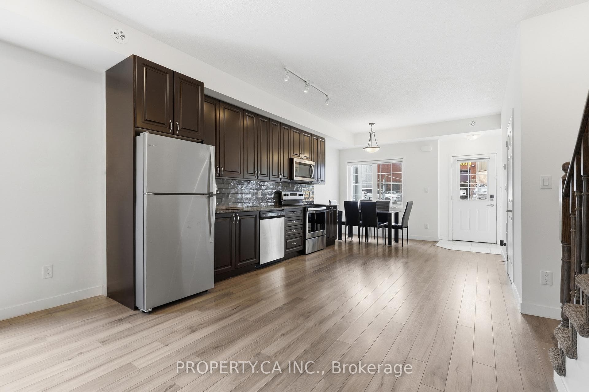 7 Forbes Avenue photo 12