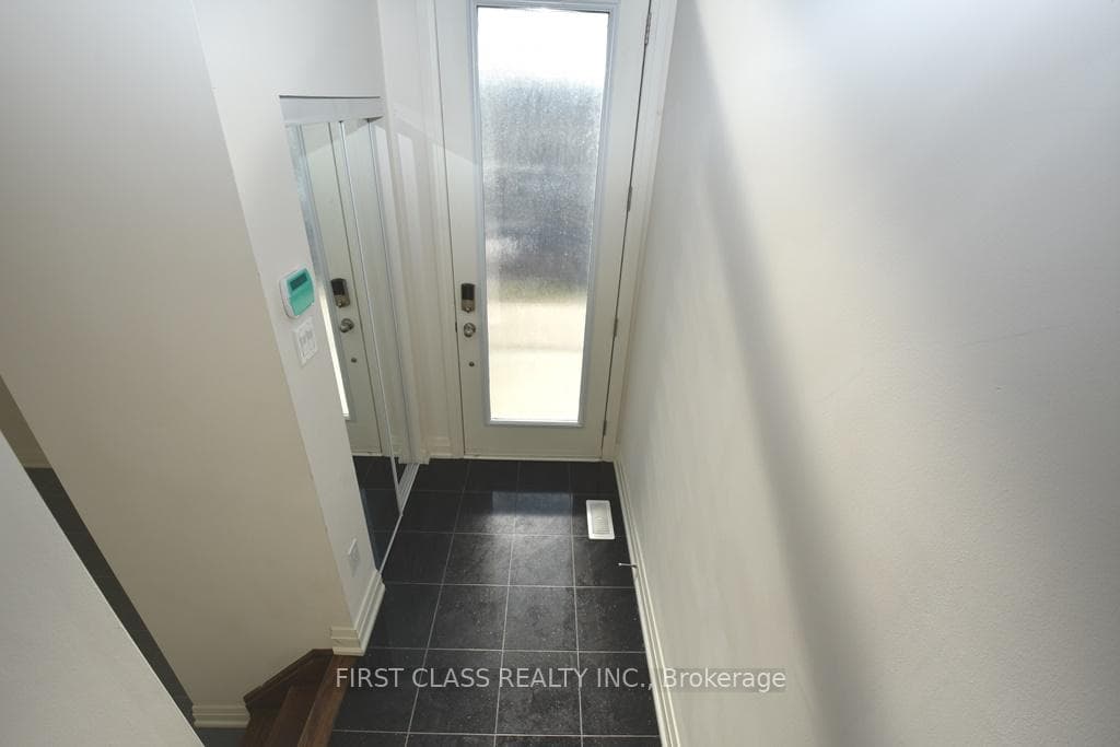 24 Teasel Way photo 5