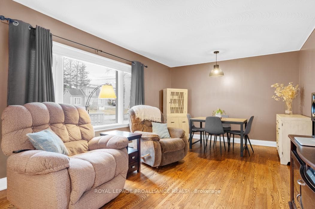 31 Lemoine Street photo 9