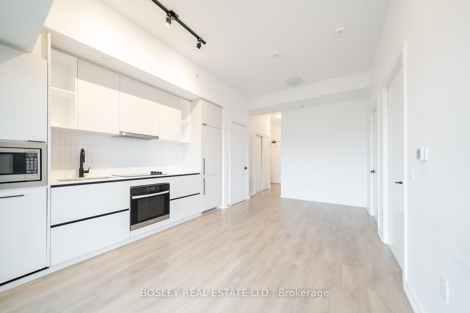 1285 Dupont Street Unit 606 photo 11