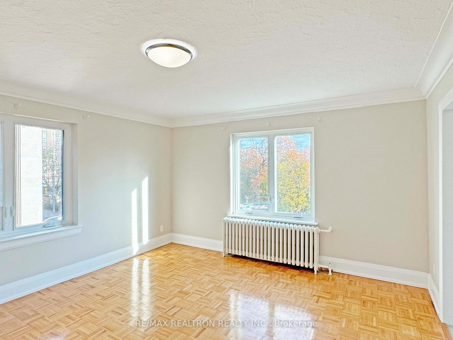 394 Avenue Road Unit 602 photo 4