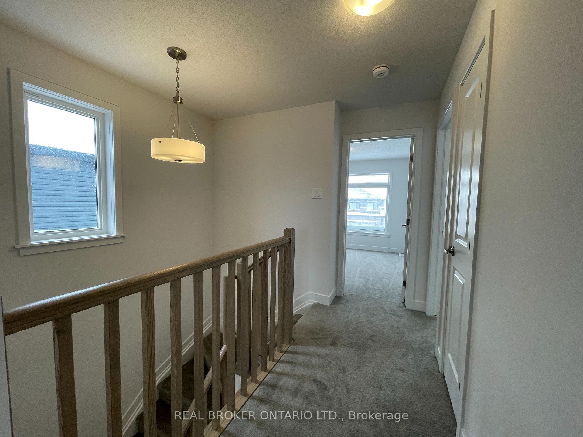 882 Solarium Avenue photo 24