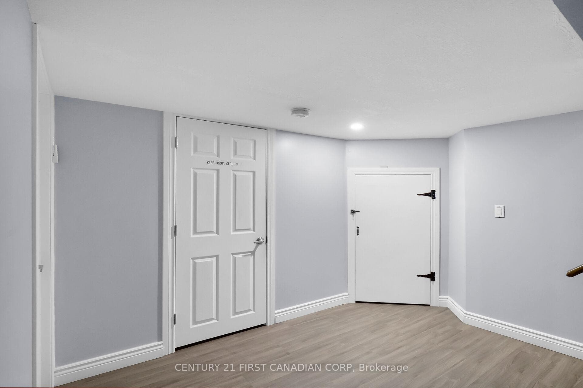 974 Grenfell Drive photo 30