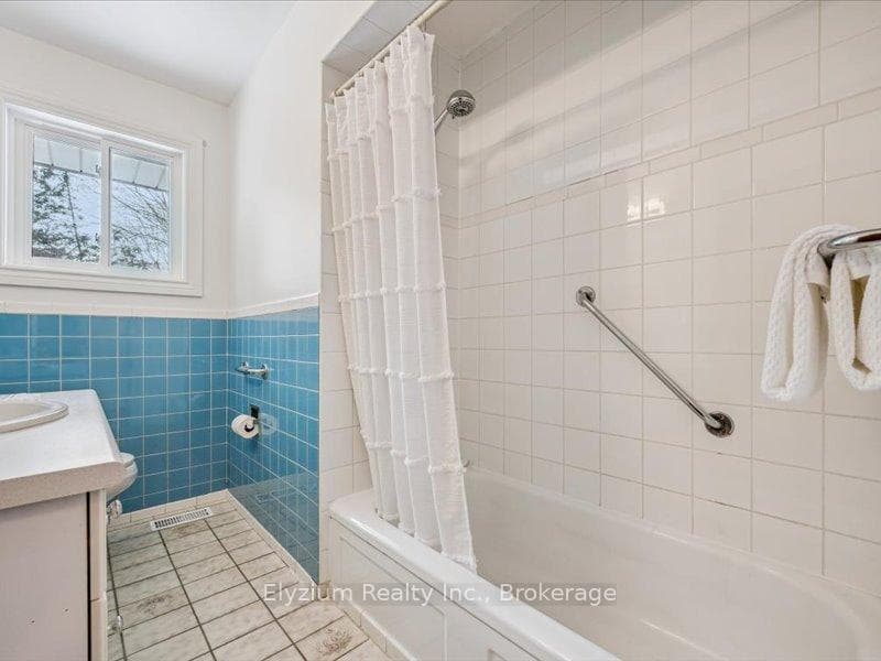 149 Waverley Drive photo 16