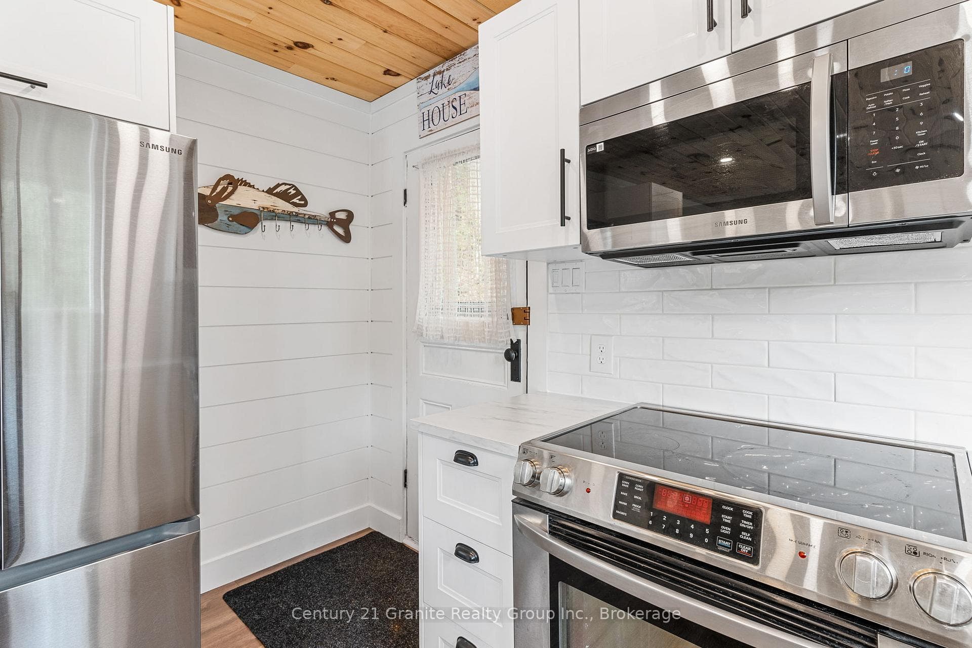 1184 Miskwabi Lake Road photo 6