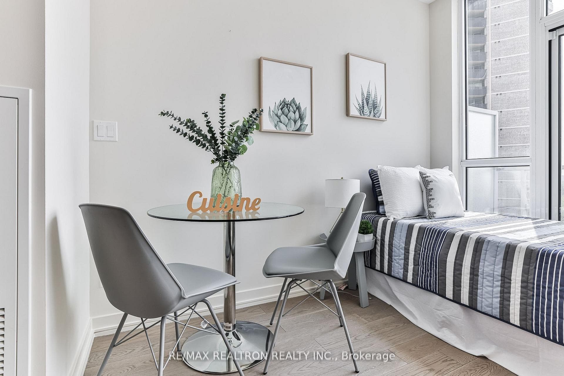 501 St Clair Avenue Unit 618 photo 6