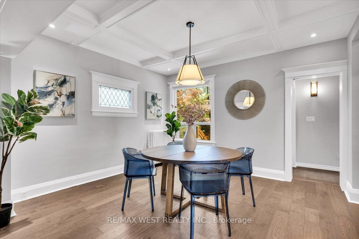 206 Howard Park Avenue photo 12